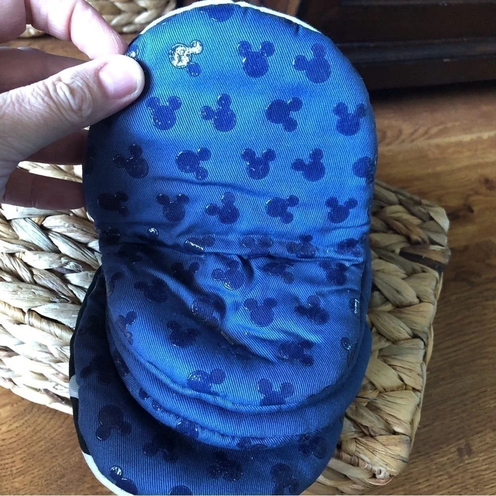 Disney Mickey Mouse 2 pack silicone mini mitts